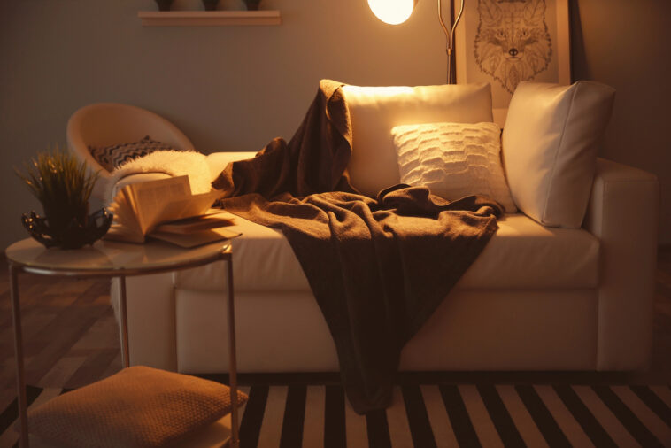 Raus aus dem Scrollen: Sinnvolle Beschäftigungen für lange Abende zur kalten Jahreszeit